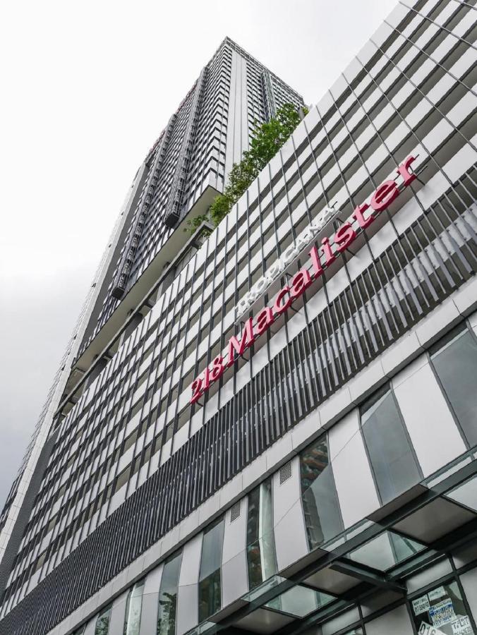 Tropicana 218 Macalister Netflix High Floor Georgetown