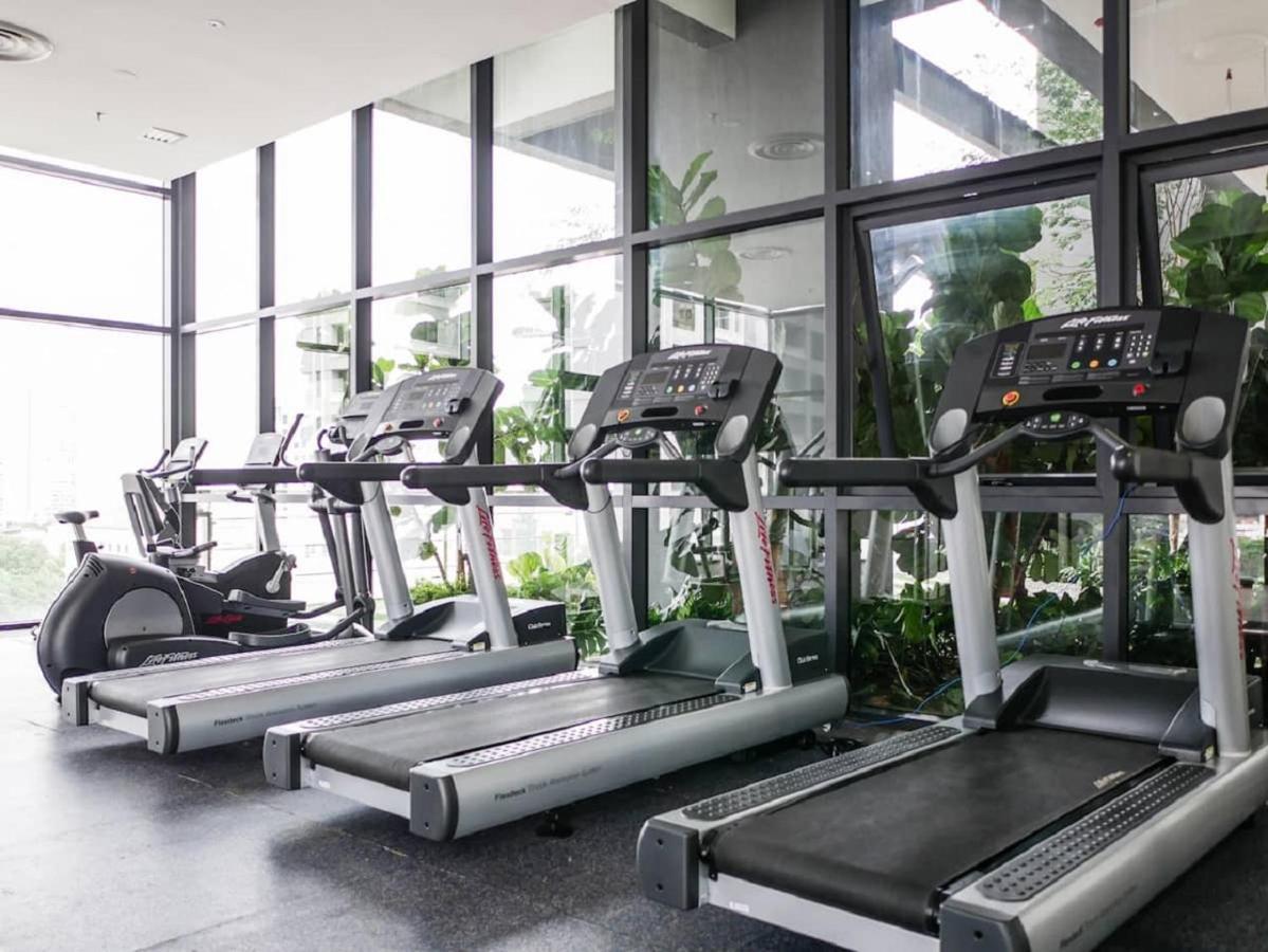 Pangsapuri Tropicana 218 Macalister Netflix High Floor *