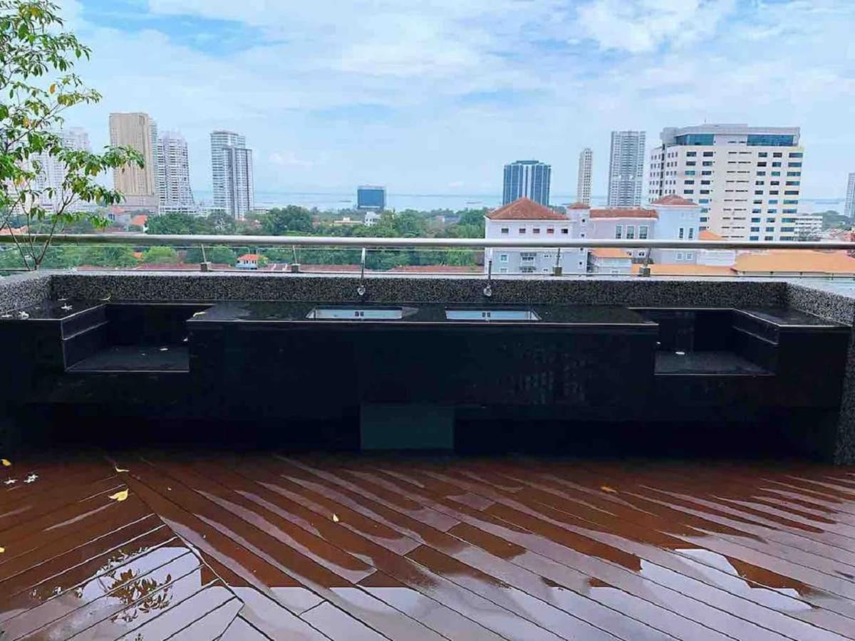 Pangsapuri Tropicana 218 Macalister Netflix High Floor